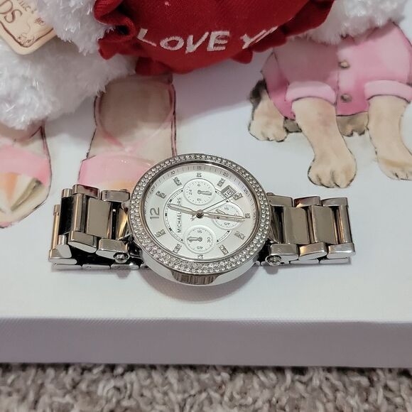 Michael Kors Bling Rhinestones Silver Stainless Watch & Boyd Bear & Original Box - Picture 4 of 17